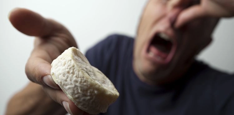 odeur de fromage forte